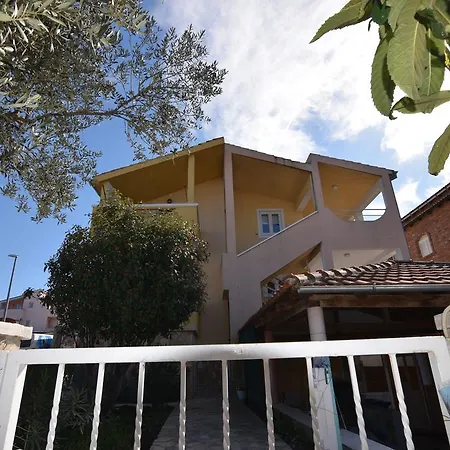 Batarilo Biograd Na Moru