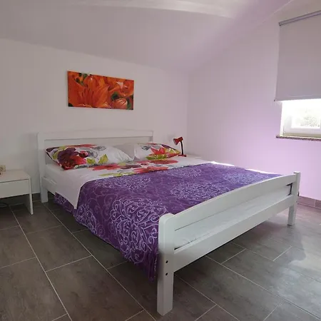 Batarilo Biograd Na Moru