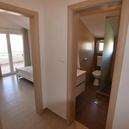 Batarilo Biograd Na Moru