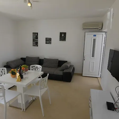 Batarilo Biograd Na Moru