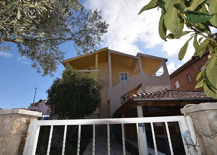 Batarilo ביוגראד נה מורו