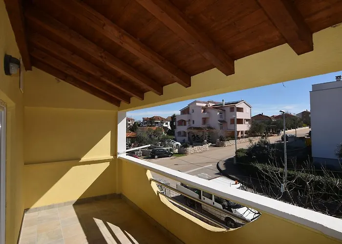 Batarilo ביוגראד נה מורו