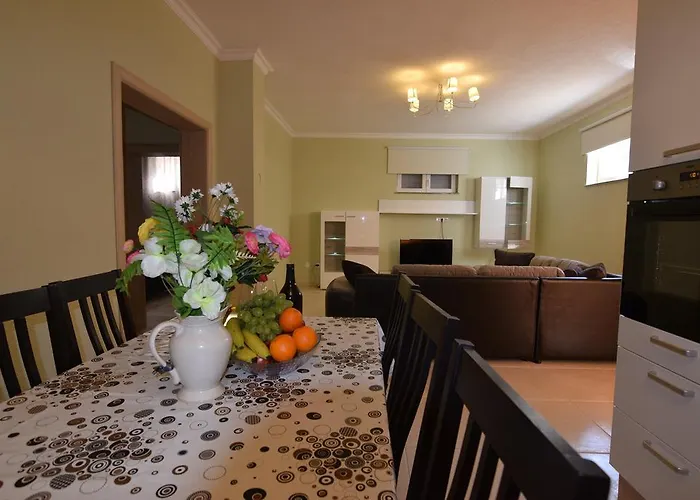 Batarilo ביוגראד נה מורו