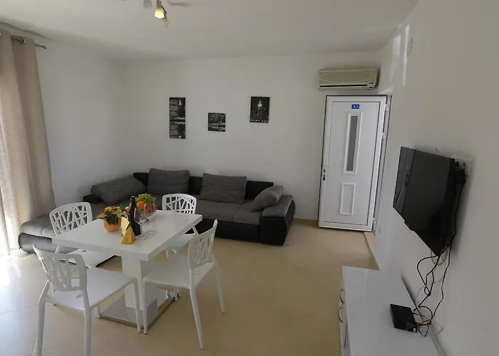 Batarilo ביוגראד נה מורו