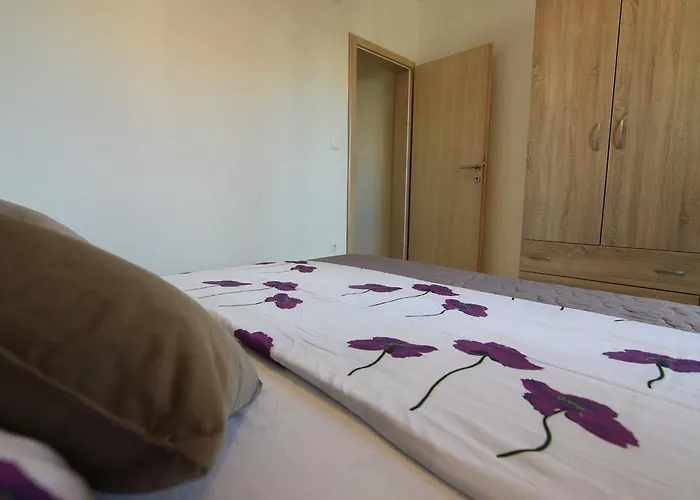 Batarilo ביוגראד נה מורו